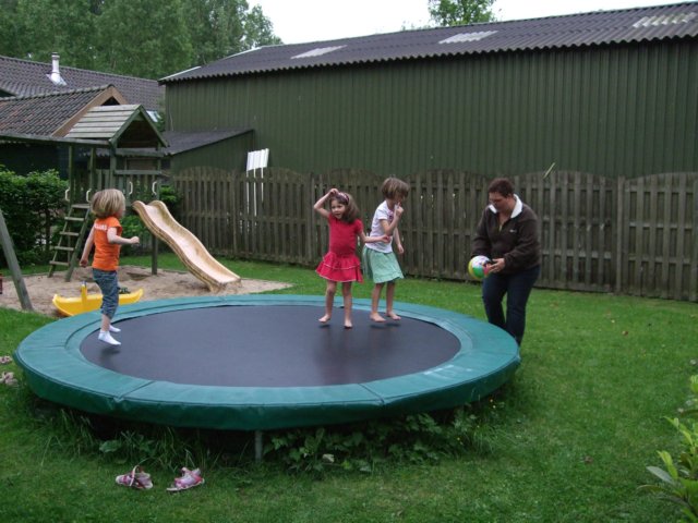 lekkeropdegrotetrampoline.jpg
