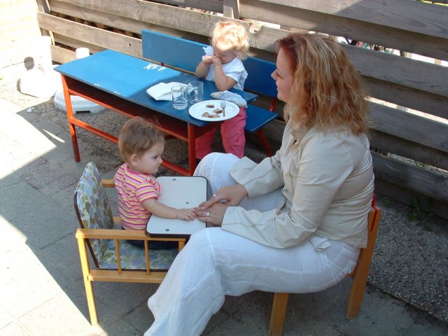 bijmelaniezitten.jpg